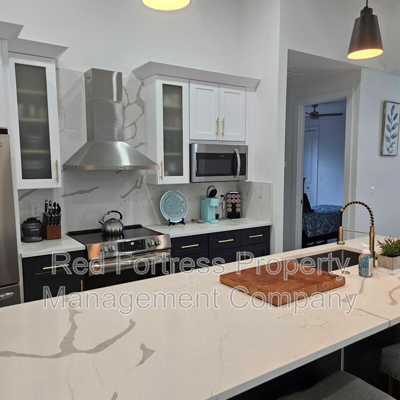 1 NW 8th Ter property image