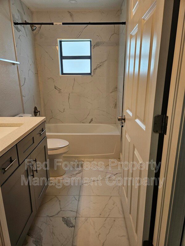 5037 Centennial Blvd property image