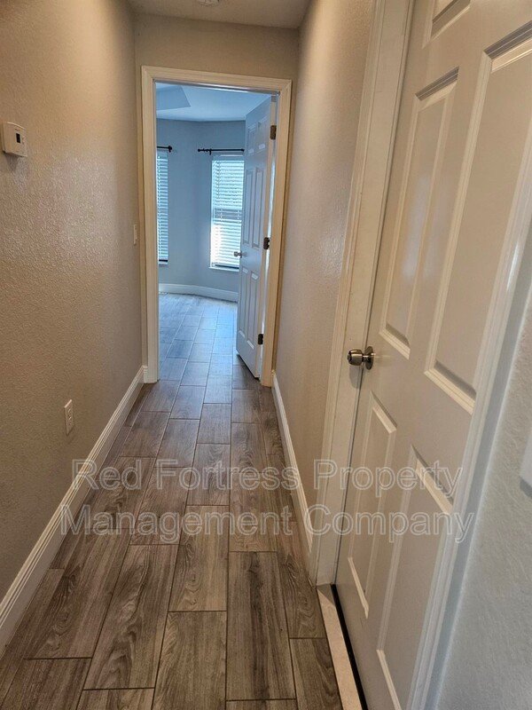 5037 Centennial Blvd property image