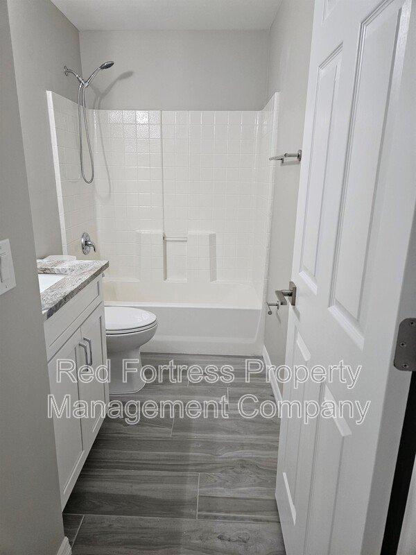 410 SW 40th Ter property image