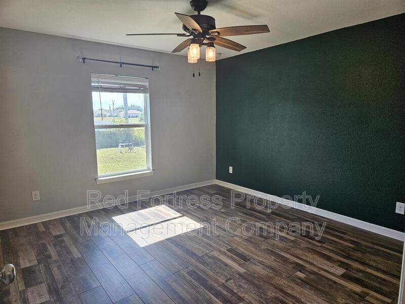 1200 NW 15th Ter property image