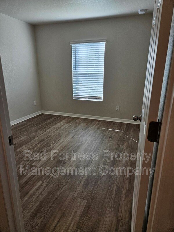 1957 Laverna Ave property image