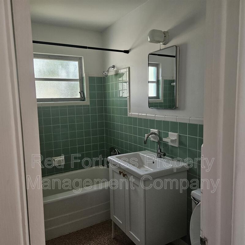 1531 Grace Ave property image