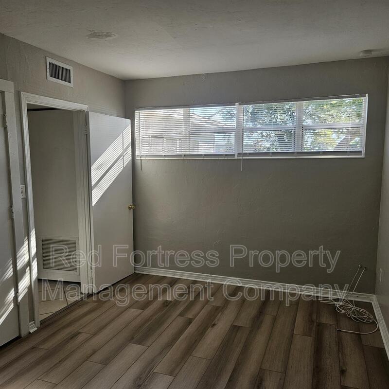 1641 Moreno Ave property image