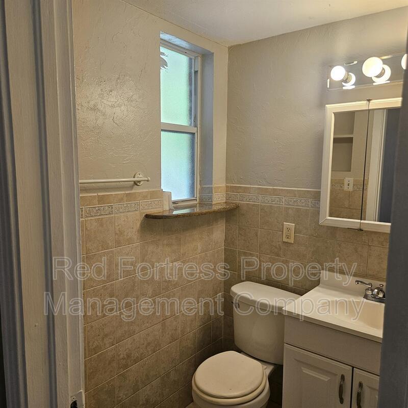 1641 Moreno Ave property image