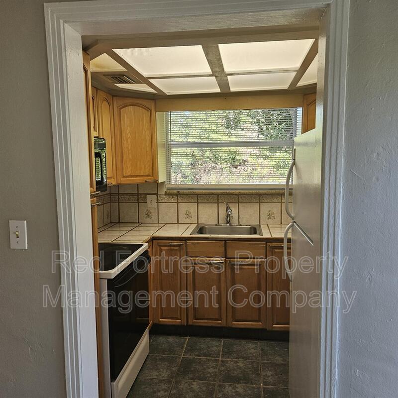 1641 Moreno Ave property image