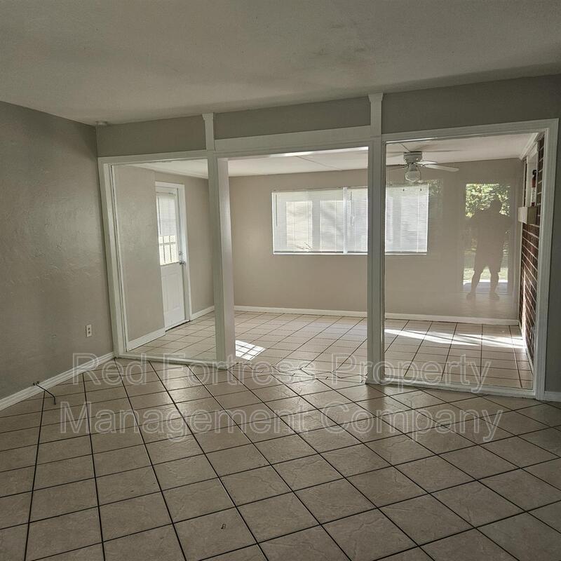 1641 Moreno Ave property image